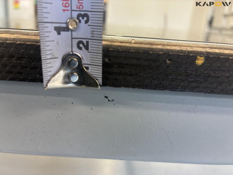 Heavy duty table with vise 21