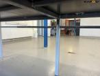 Heavy duty table with vise 17