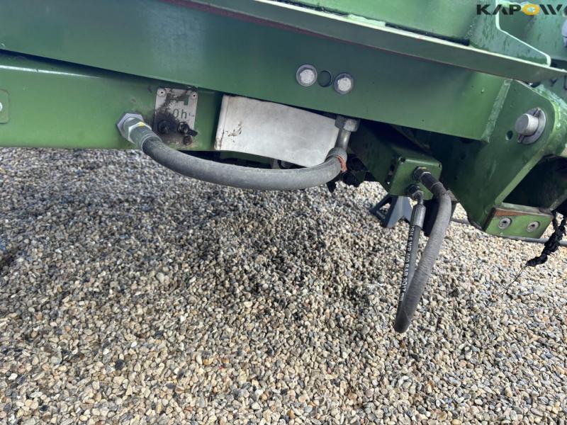 Krone BC101-30 bale wagon 21