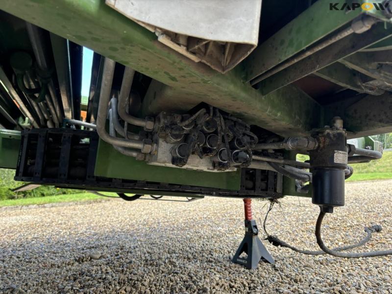 Krone BC101-30 bale wagon 23