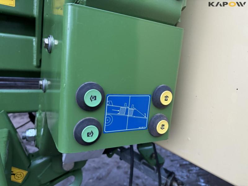 Krone Big Pack 4X4 baler with bale trailer 38