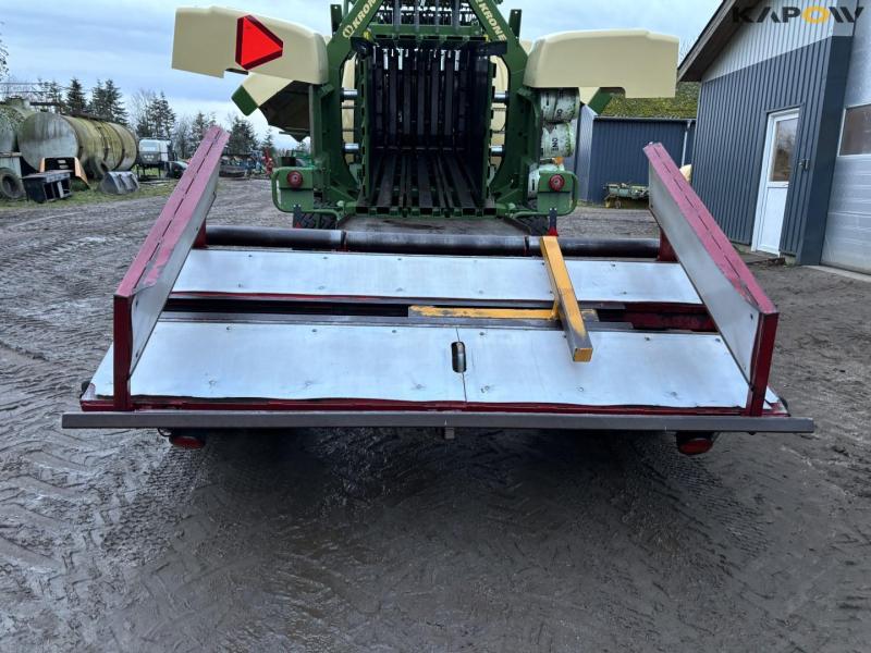 Krone Big Pack 4X4 baler with bale trailer 69