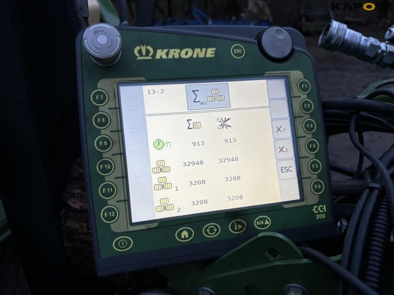 Krone Big Pack 4X4 baler with bale trailer 90