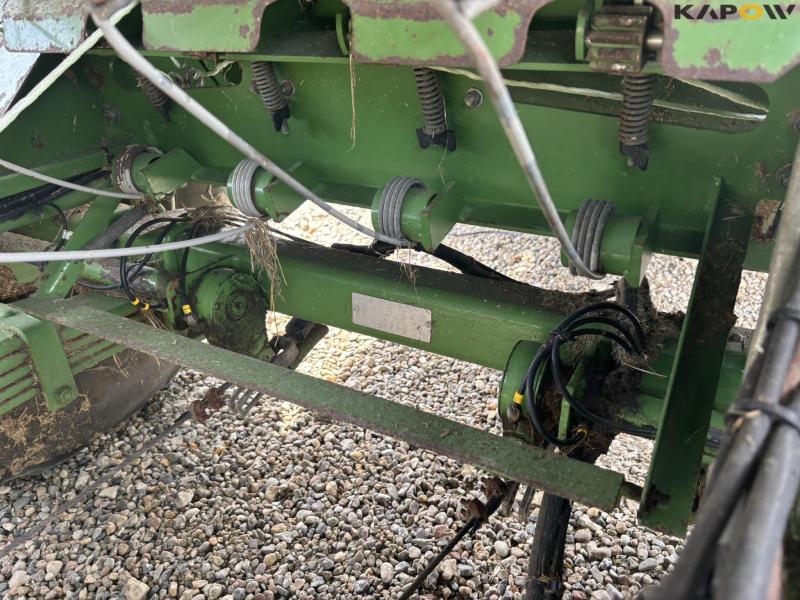 Krone BigPack 890 XC baler 36