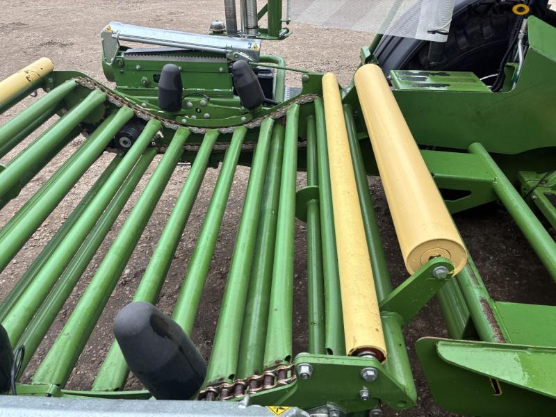 Krone Comprima CF155 XC Plus round baler 28