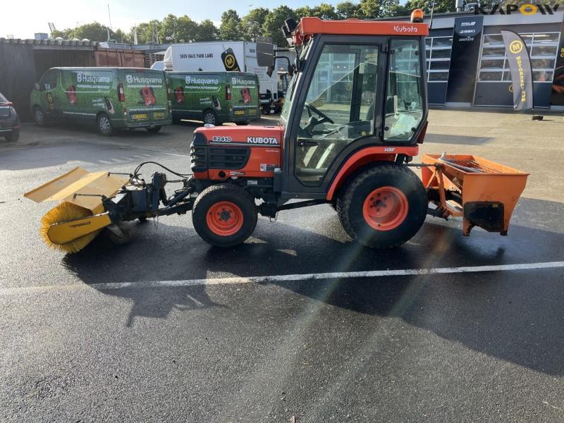 Kubota B2410 compact tractor with sweeper and salt spreader 8