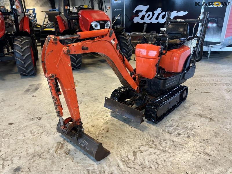 Kubota mini excavator with 4 buckets 1