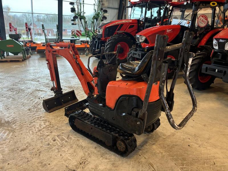 Kubota mini excavator with 4 buckets 7