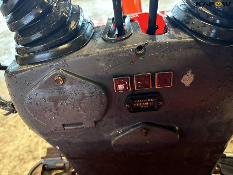 Kubota mini excavator with 4 buckets 29
