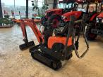 Kubota mini excavator with 4 buckets 7