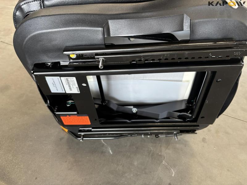 Kubota seat with armrests - new 18