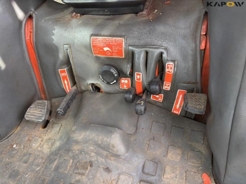 Kubota ST-30 C compact tractor 53