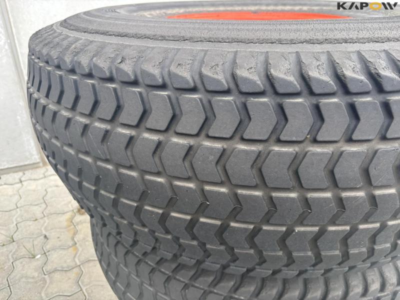 Kubota STV 35 4WD tractor 84