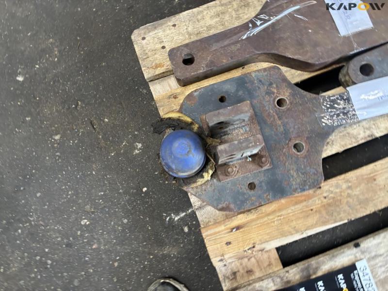 Ball hitch 18