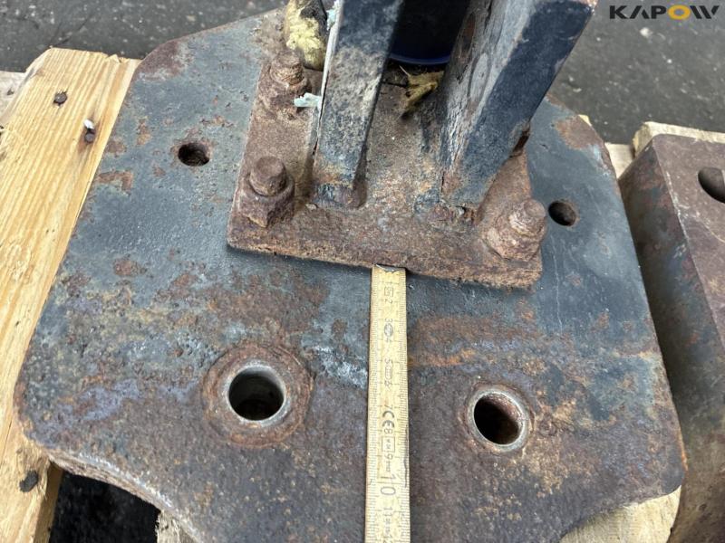 Ball hitch 25