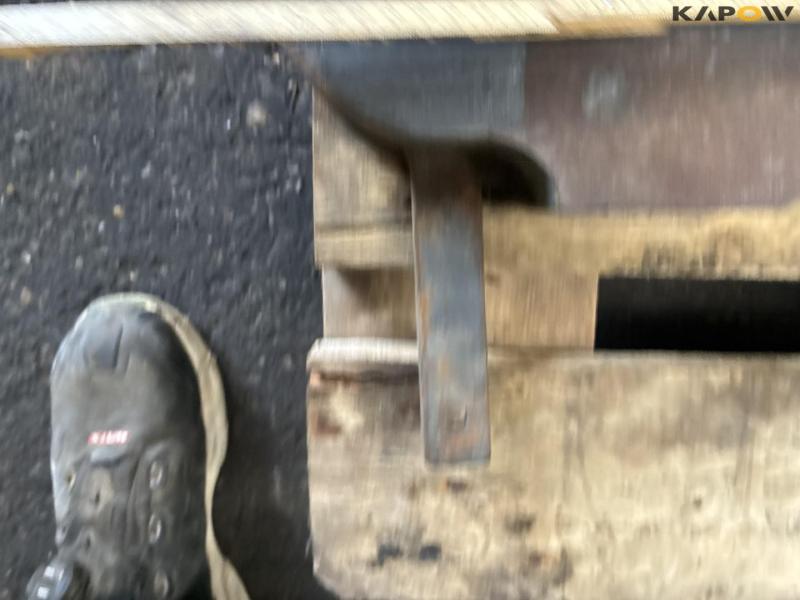 Ball hitch 31