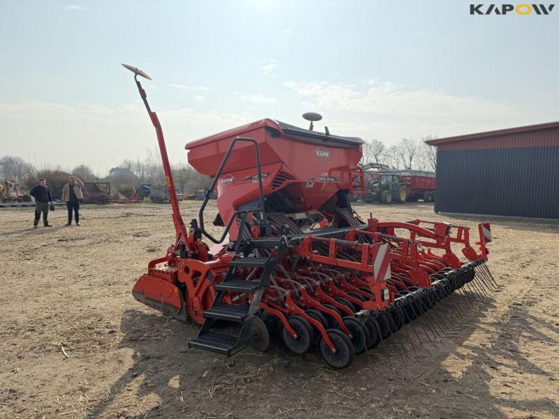 Kuhn 4030 power harrow seeding kit 7