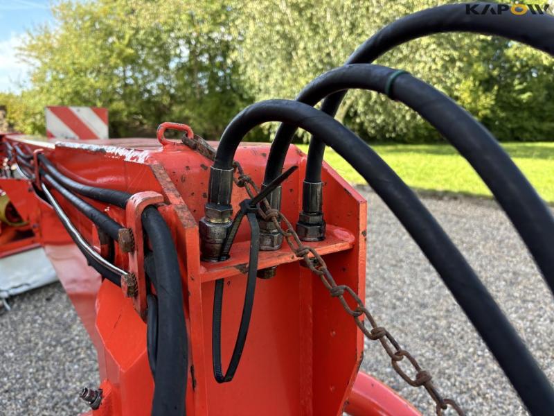 Kuhn FC352G windrower 13