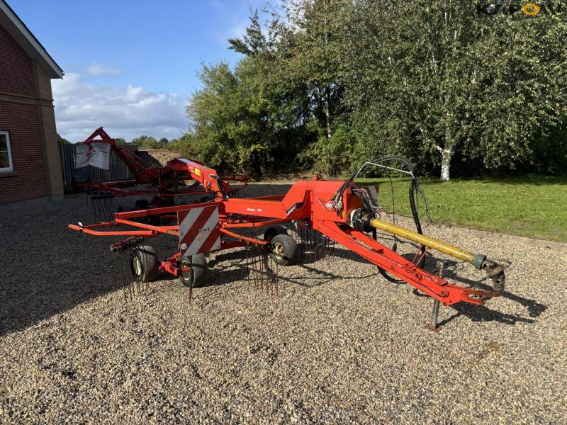 Kuhn GA 7822 rotary rake 3