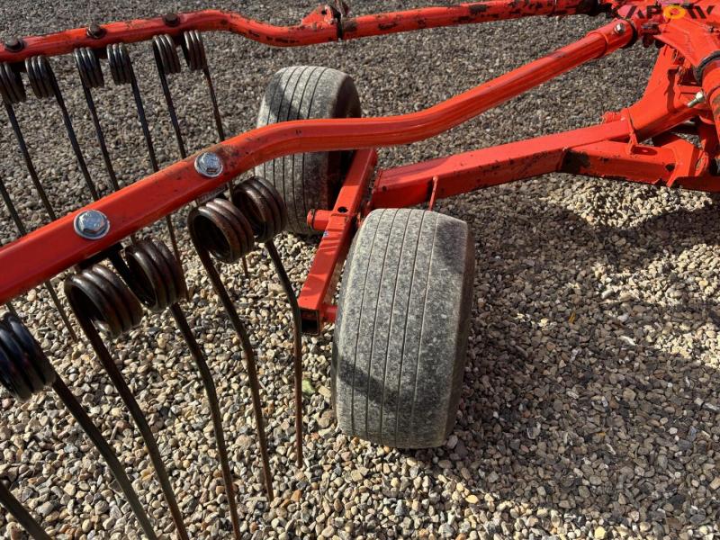 Kuhn GA 7822 rotary rake 40