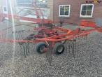 Kuhn GA 7822 rotary rake 9