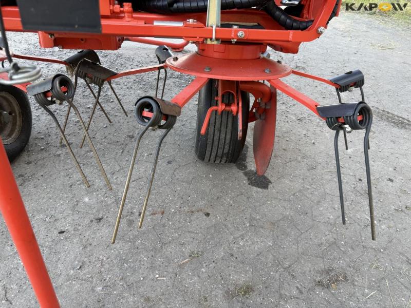 Kuhn GF10812 tedder 10