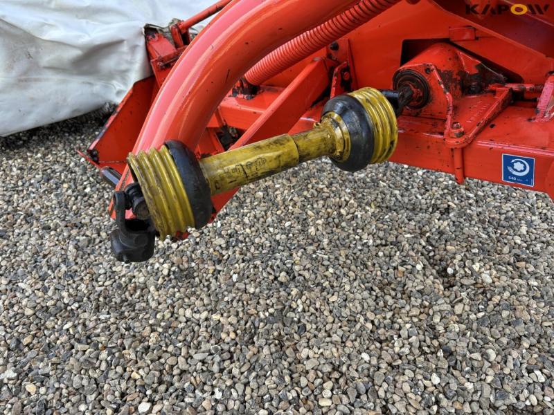 Kuhn GMD55 disc mower 14