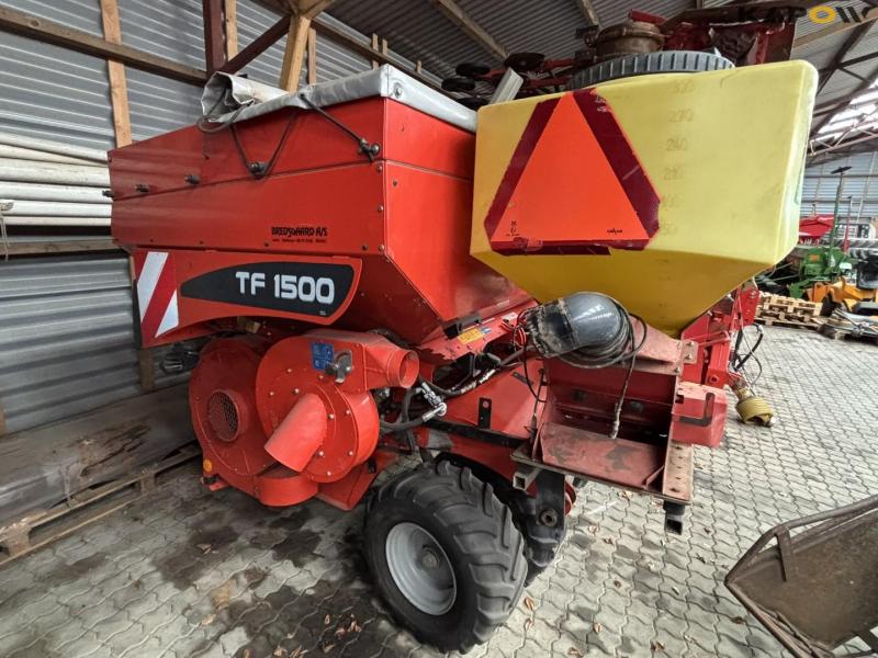 Kuhn HR6004 + TF1500 power harrow seeding set 46