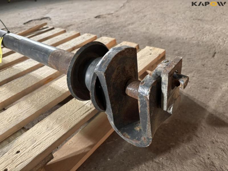 Kuhn drawbar for plough 8