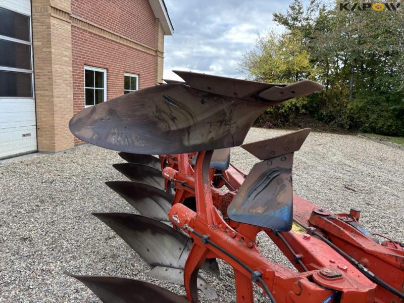 Kuhn Vari-Master 152 5 furrow plough 17