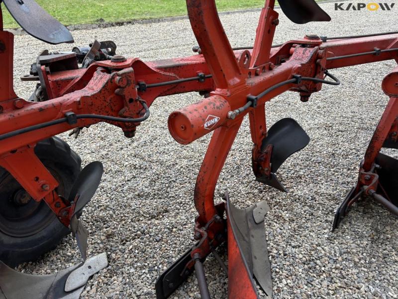 Kuhn Vari-Master 152 5 furrow plough 33