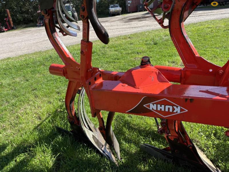Kuhn Vari-Master 152 rake reversible plough 29
