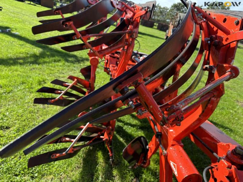 Kuhn Vari-Master 152 rake reversible plough 39