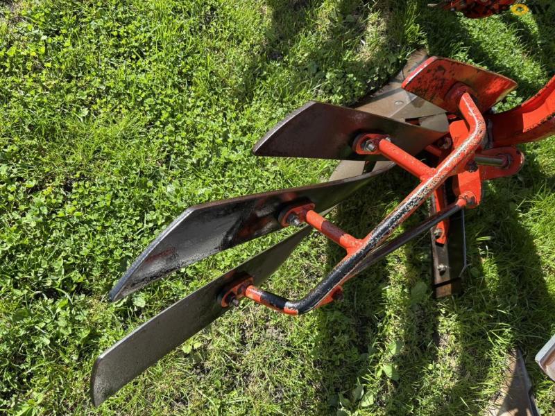 Kuhn Vari-Master 152 rake reversible plough 42