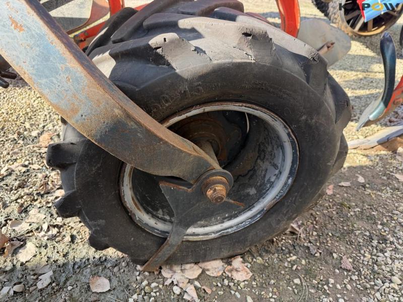 Kuhn Vari-Master 153 plow 19