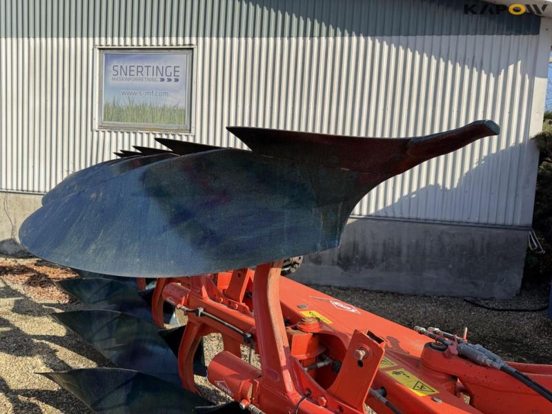 Kuhn Vari-Master 153 plow 32