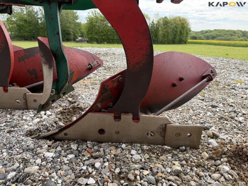 Kverneland 100-30 7 furrow reversible plough 46
