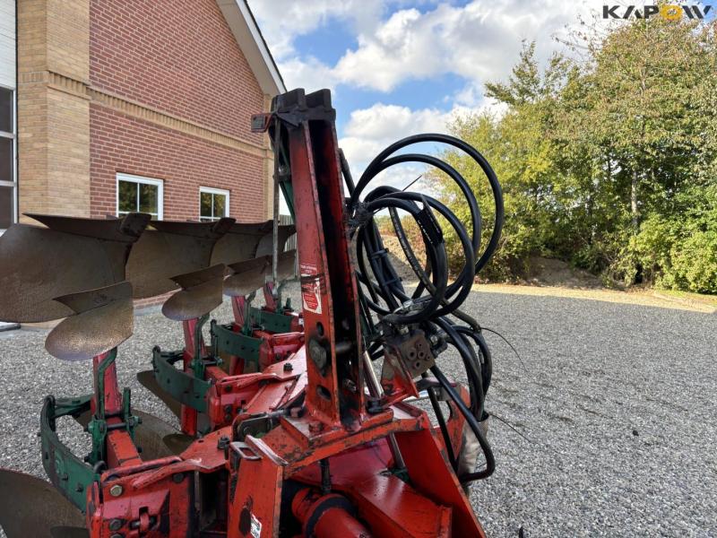 Kverneland 4-furrow EG85 reversible plow 13