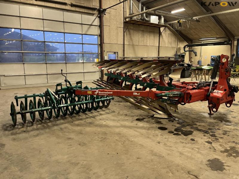 Kverneland EG100 6 furrow reversible plough with soil packers 3