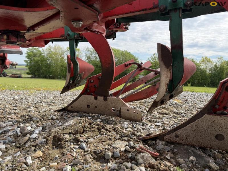 Kverneland EG100 furrow plough 29