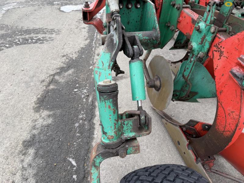 Kverneland EG85 plow 37
