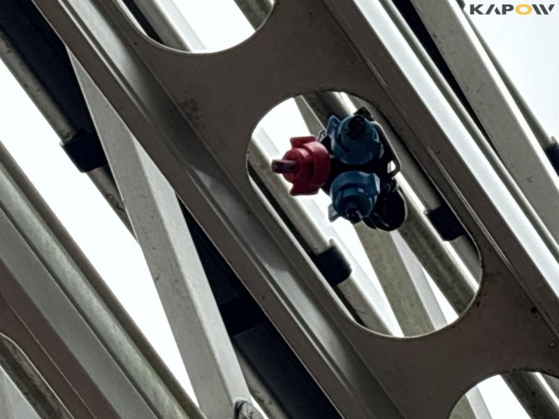 Kverneland IXtrack C60 sprayer 33