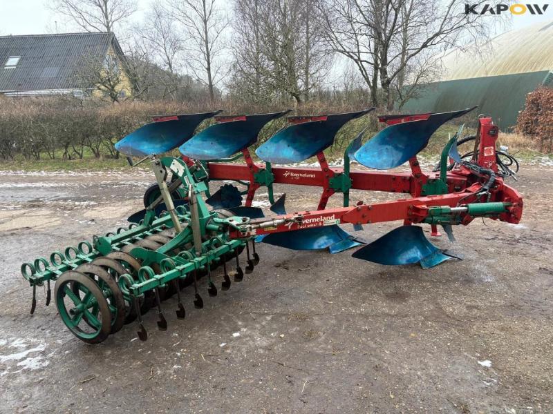 Kverneland LD 100 reversible plow with Packomat S  4