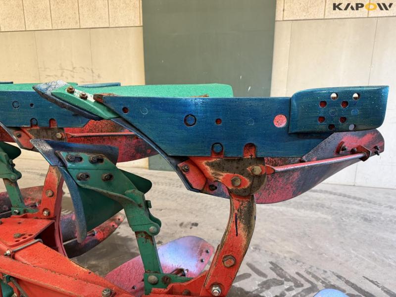 Kverneland LD100 plow 19