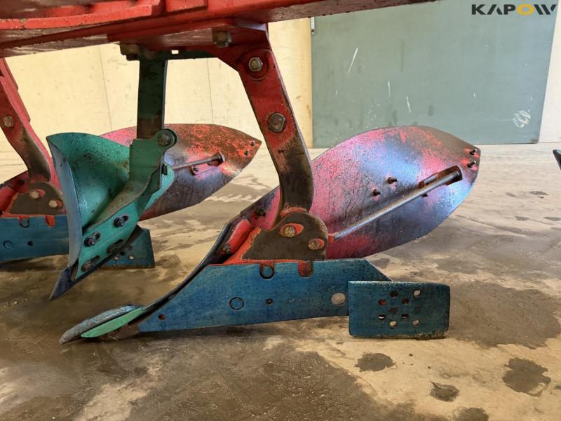 Kverneland LD100 plow 27