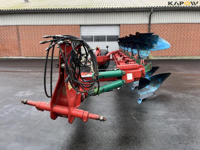 Kverneland PG100 7 furrow reversible plough 2