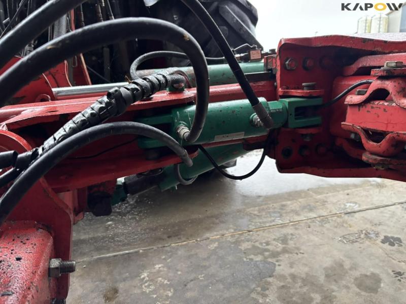 Kverneland PG100 8 furrow plough 59
