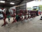 Kverneland PG100 8 furrow plough 4