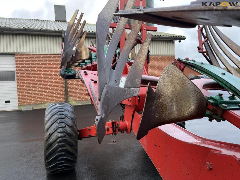 Kverneland PW 100 10 furrow reversible plough 39