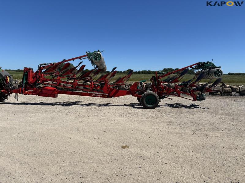Kverneland PW 100 8 furrow reversible plough 8